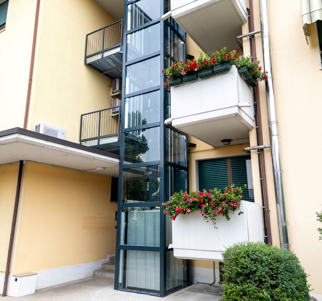 Due installazioni, due approcci di design