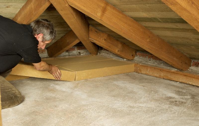 Isolamento termico in fibra di legno naturale per solai sottotetti.