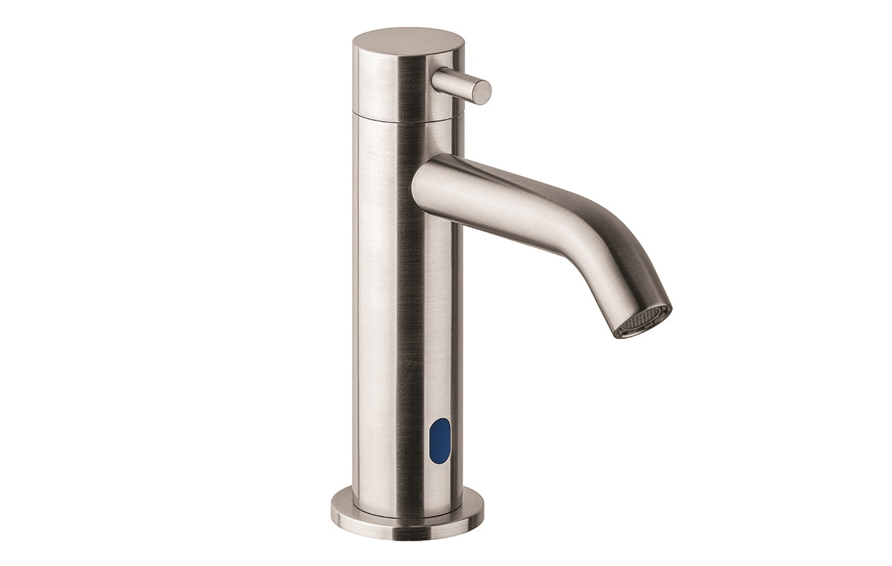 Miscelatore lavabo da piano elettronico in acciaio inox, con comando a fotocellula.